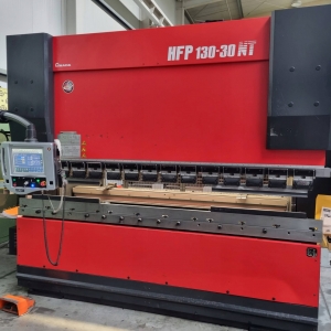 AMADA HFP 130t x 3100 CNC 8 osi